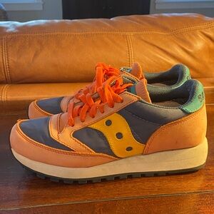 Saucony Kids' Orange, Blue, and Yellow Sneakers. Size 4.5